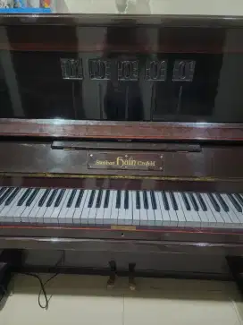 Dijual piano upright bekas