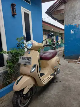 PIAGGIO VESPA LX 150ie 2V Tahun 2012