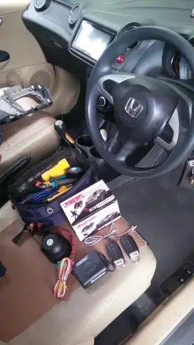 Jasa pasang alarm mobil Bandung