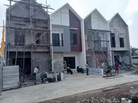 Townhouse mewah 2lantai dicilangkap dekat LRT Cibubur