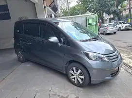 HONDA FREED 1.5 E PSD AT 2011 MATIC