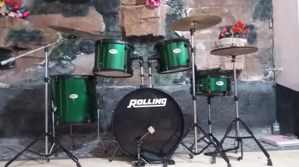 Drum Rolling hijau plus simbal