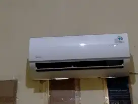 AC Midea 1/2 PK