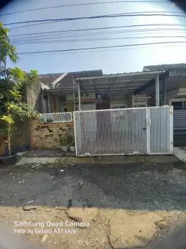Rumah Di Lokasi Strategis