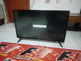 TV Led Digital Samsung 32 in, bukan smart tv