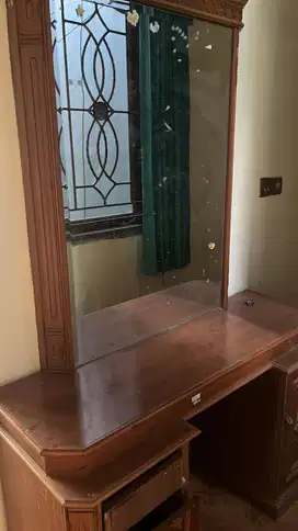 Bufet kaca kayu jati
