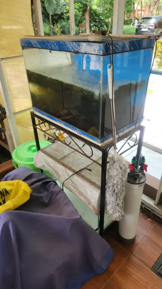 Aquarium murah 2pcs plus rak dan kelengkapannya