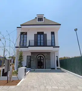 Rumah Baru Gress Mewah 3 lantai Dian Istana Cluster Depan 4Man