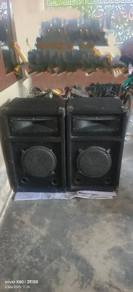 Satu pasang speaker