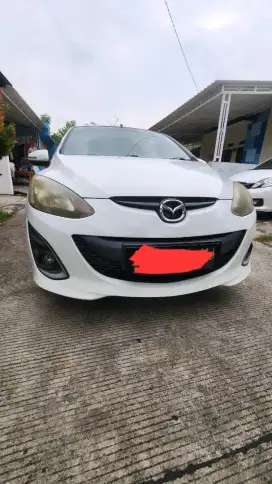 Mazda 2 R 2011 CASH
