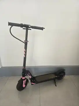 Scooter Listrik Exotic E200