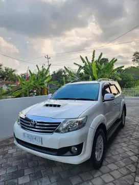 Toyota Fortuner G VNT Turbo Diesel/Solar
