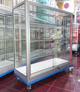 Etalase 1Mx1M Pakai Roda & Kunci