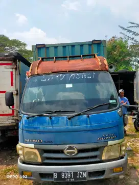 HINO DUTRO ENGKEL LONG 2013