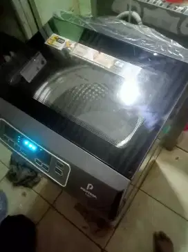 Mesin cuci otomatis Polytron 8kg