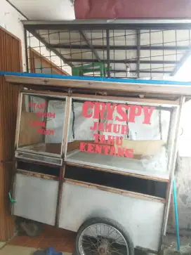 Gerobak kayu bekas gorengan