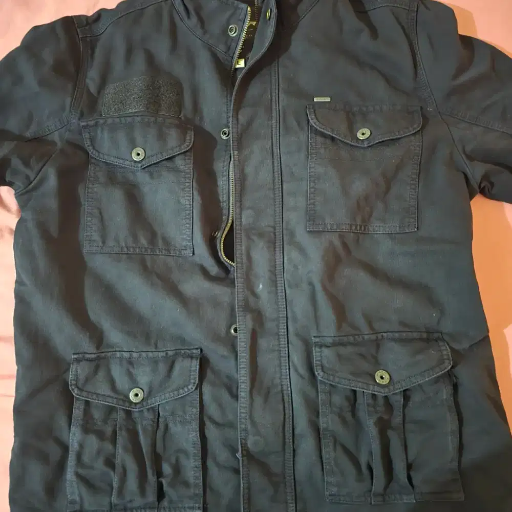 eiger rider jaket warna hitam