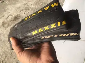 Ban luar maxxis detonator 26x1.00