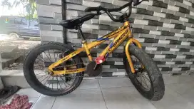 Sepeda merk sakoni uk 18.
