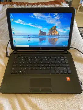 Laptop HP 14 d010au ram 8 gb ssd 120 AMD E1 graphics Radeon 1Ghz