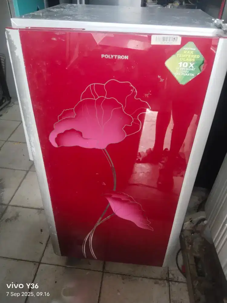 Di jual cepat kulkas 1 pintu plus antar