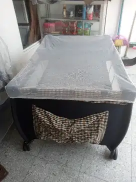 Ranjang untuk bayi