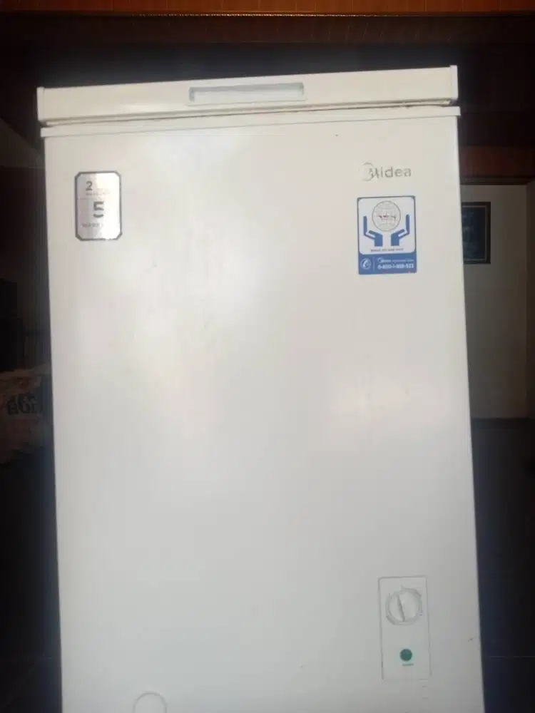 Freezer Midea ukuran 100 liter