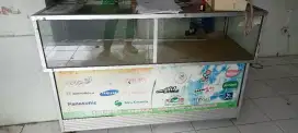 Dijual etalase bekas counter