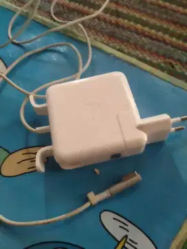 Adaptor charger MacBook