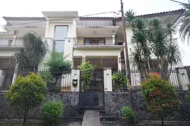 [DIJUAL CEPAT TURUN HARGA] RUMAH MEWAH DALAM KOMPLEK ONE GATE JAKBAR