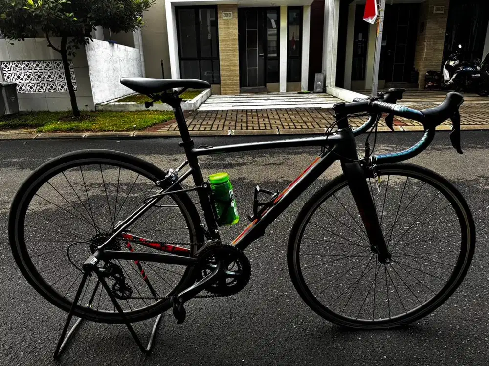 Road bike strattos s2 2022