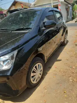 Daihatsu Ayla type x hitam