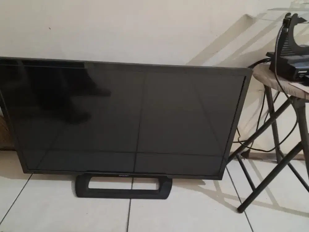 Jual murah tv sharp 32in mulus normal
