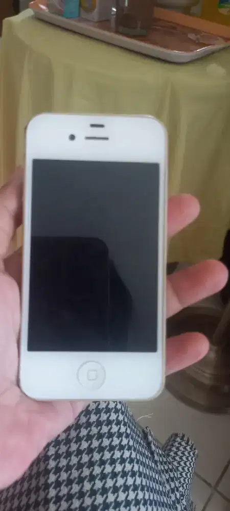 Iphone 4 warna putih
