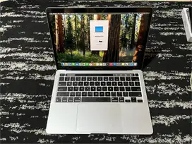 MacBook Pro 2022 M2 Silver 8Gb 256Gb Resmi No Minus Siap Pakai Mulus