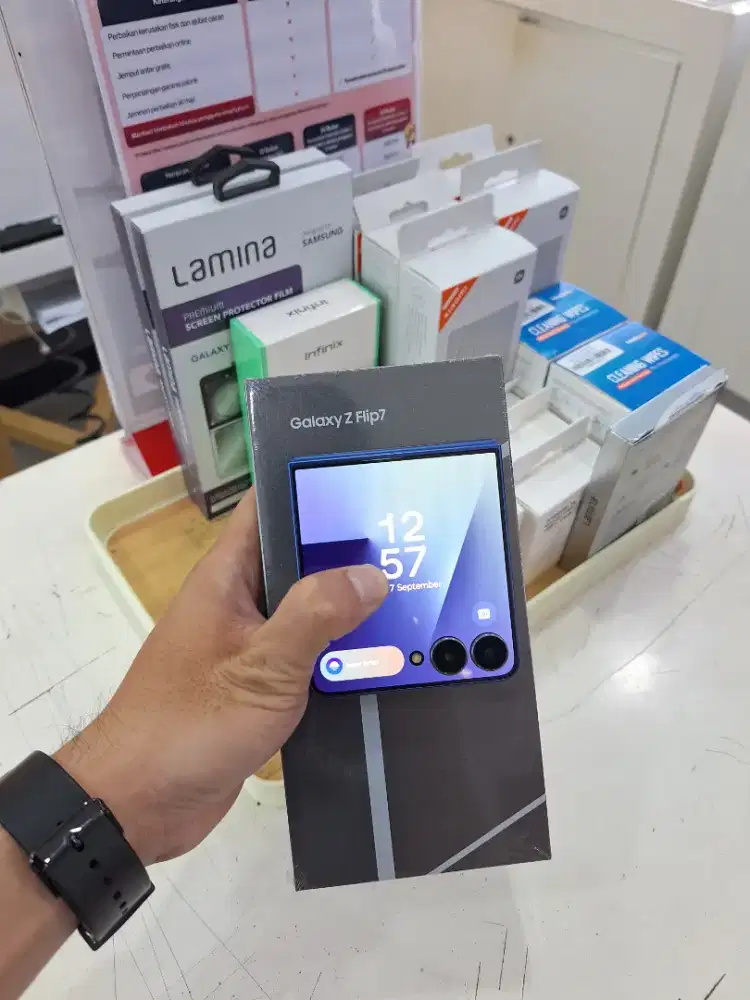 Samsung Galaxy Z Flip7 – HP Lipat Premium Terbaru | Garansi Resmi SEIN