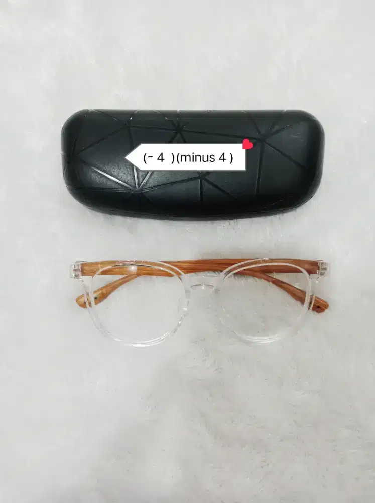 Kacamata ( minus - 4  ) anti radiasi ori Harga 250  pas Cilebut bogor
