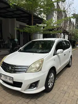Nissan Grand Livina Putih 1.5 XV Ultimate AT