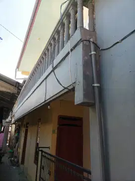 Rumah disewakan - Royal Plaza