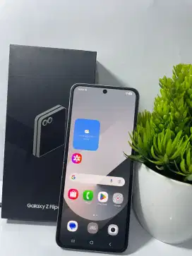 SAMSUNG Z FLIP 6  RAM 12/512GB ORIGINAL SEIN NORMAL 

TAMPILAN MEWAH