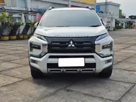 Xpander cross premium package 2023 putih