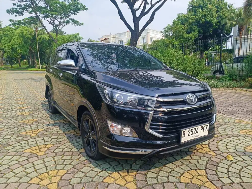 (LOW KM) Toyota Kijang Innova Venturer Diesel Solar 2.4 AT 2018