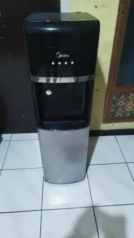 Dispenser Midea (preon) . Galon bawah , Dingin kulkas