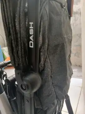 Monggo yg minat strolerr BAYI merk DASH  kondisi sperti baru