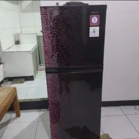 Di Jual cepat Kulkas 2 Pintu