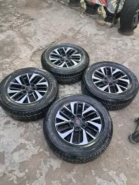 Velg original fortuner trd ring 18 pcd 6x139 +ban