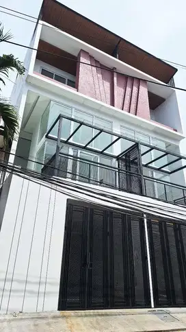 DIJUAL Rumah Muara Karang blk 5  5x15 4 Lantai 6 Kamar . BANGUNAN BARU