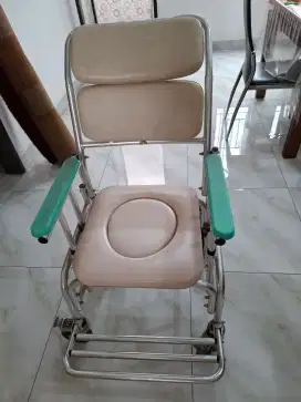 Kursi Roda Mandi BAB