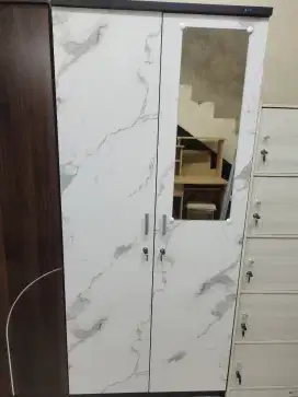 Lemari pakaian 2 pintu