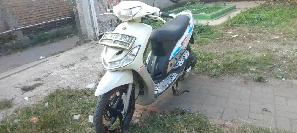 Jual motor Yamaha Mio smile 2008 putih